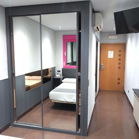 הומאנס דה מדריד Hotel Fabrik מראה חיצוני תמונה