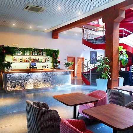 הומאנס דה מדריד Hotel Fabrik מראה חיצוני תמונה
