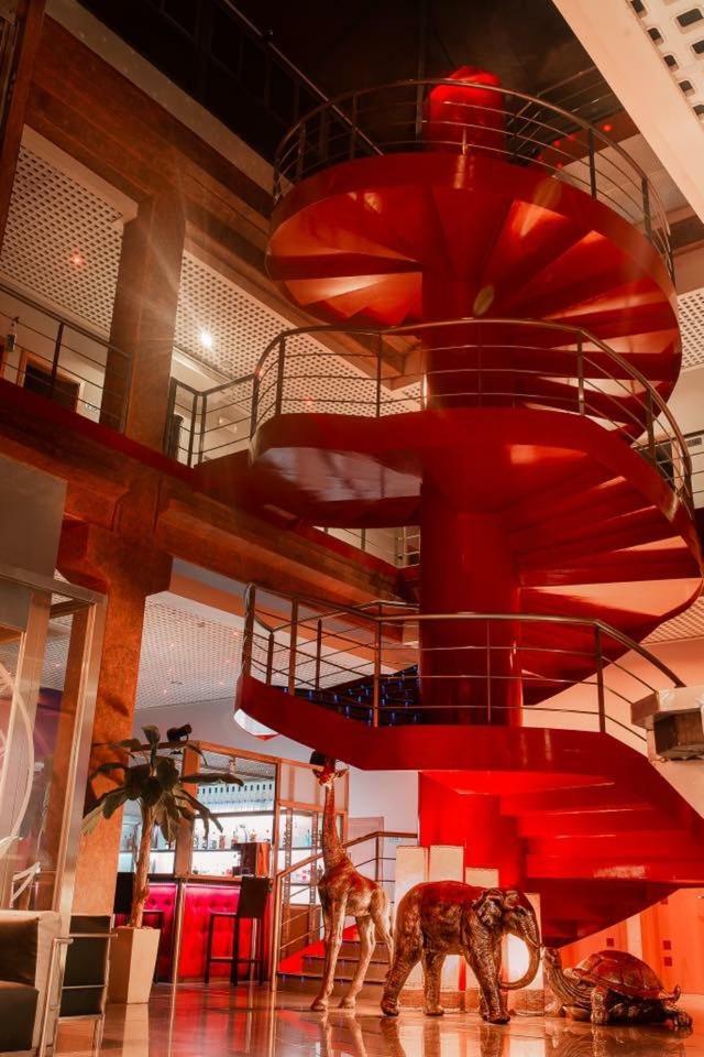 הומאנס דה מדריד Hotel Fabrik מראה חיצוני תמונה